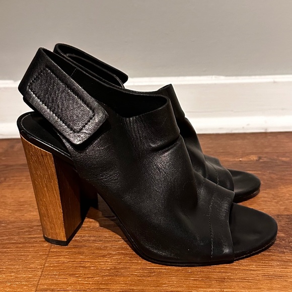 Vince Sz 7.5 M EUR 38 AGATHA Black Leather Slingback Open Toe Sandals - Picture 1 of 8